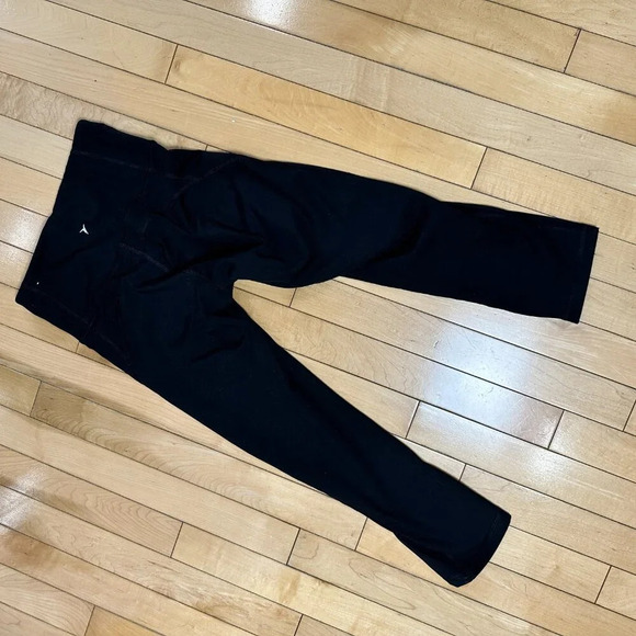 OLD NAVY Active Mesh Detail Go-Dry Black Leggings size XS - Picture 6 of 8